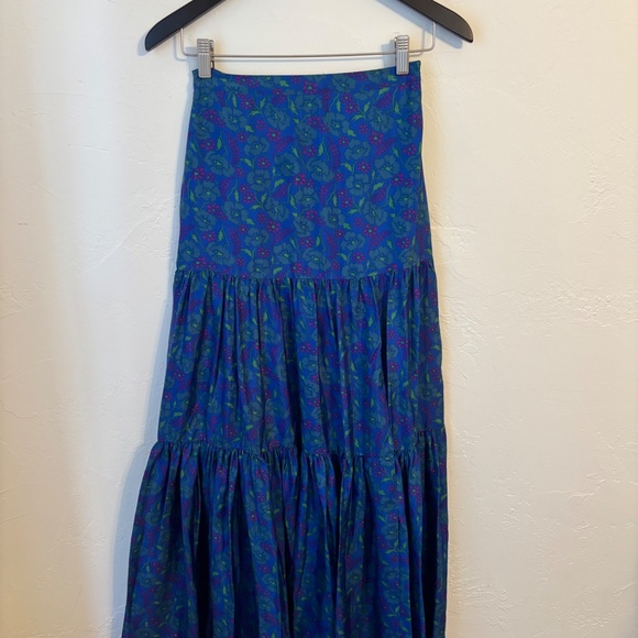 Veronica Beard Blue Floral Silk One-Shoulder Top & Tiered Maxi Skirt Set - Picture 5 of 8